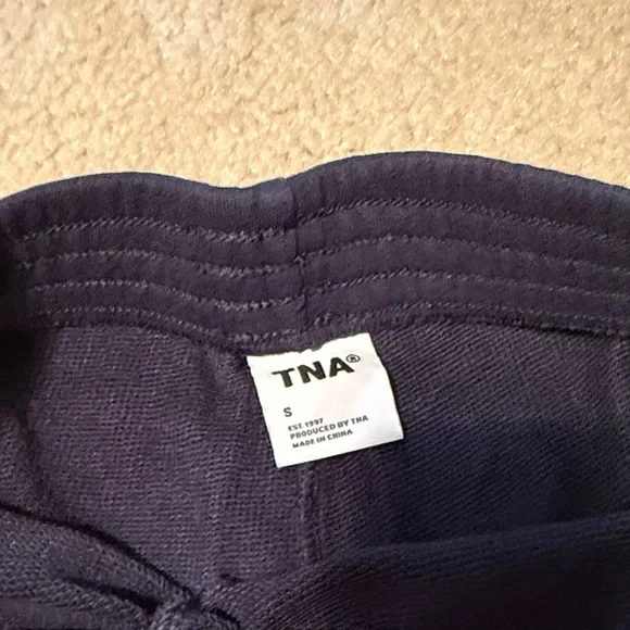 Aritzia TNA Navy sweatshorts - Picture 2 of 4